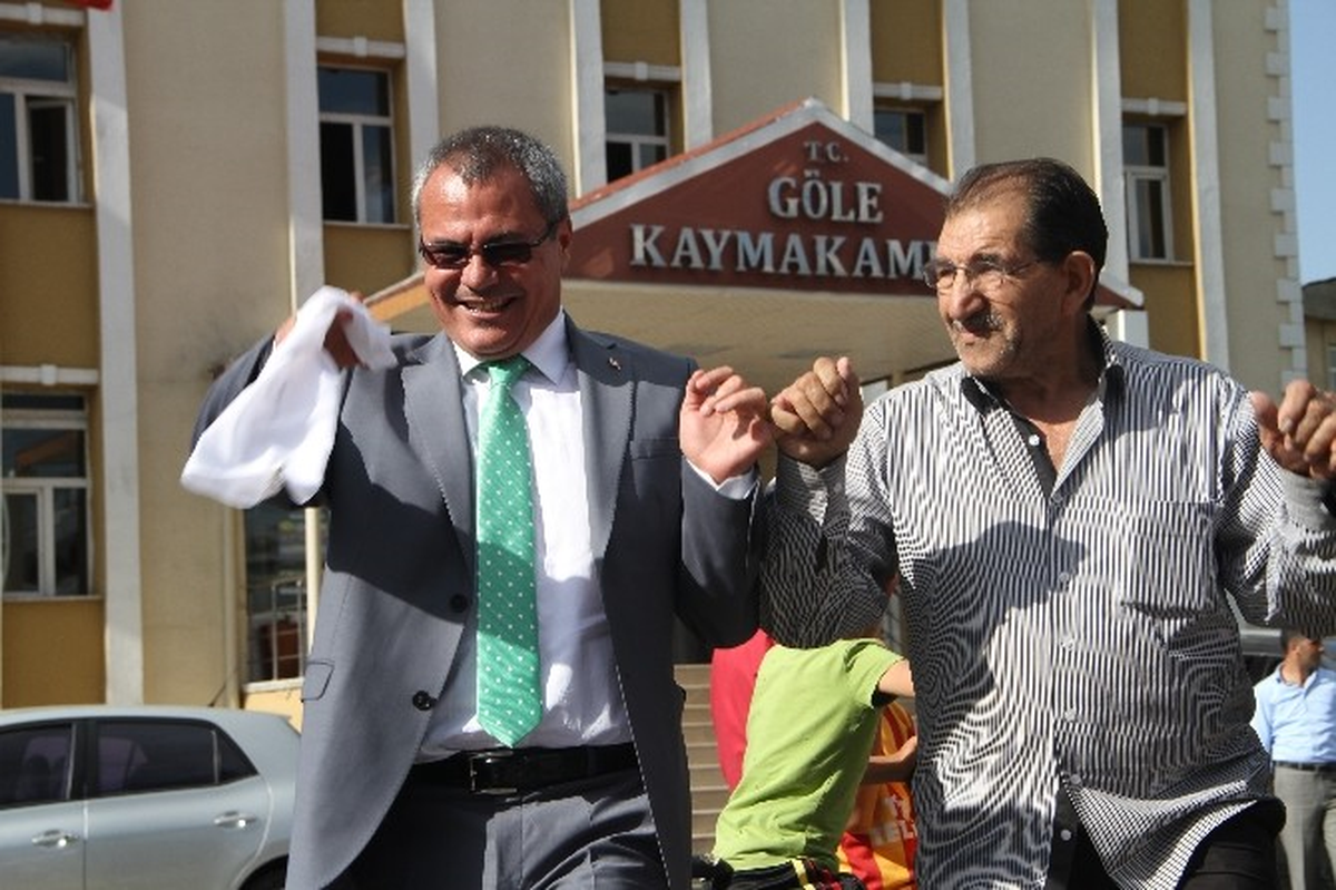 Vali Deniz Göle İlçesinde Açılış ve Ziyaretlerde Bulundu
