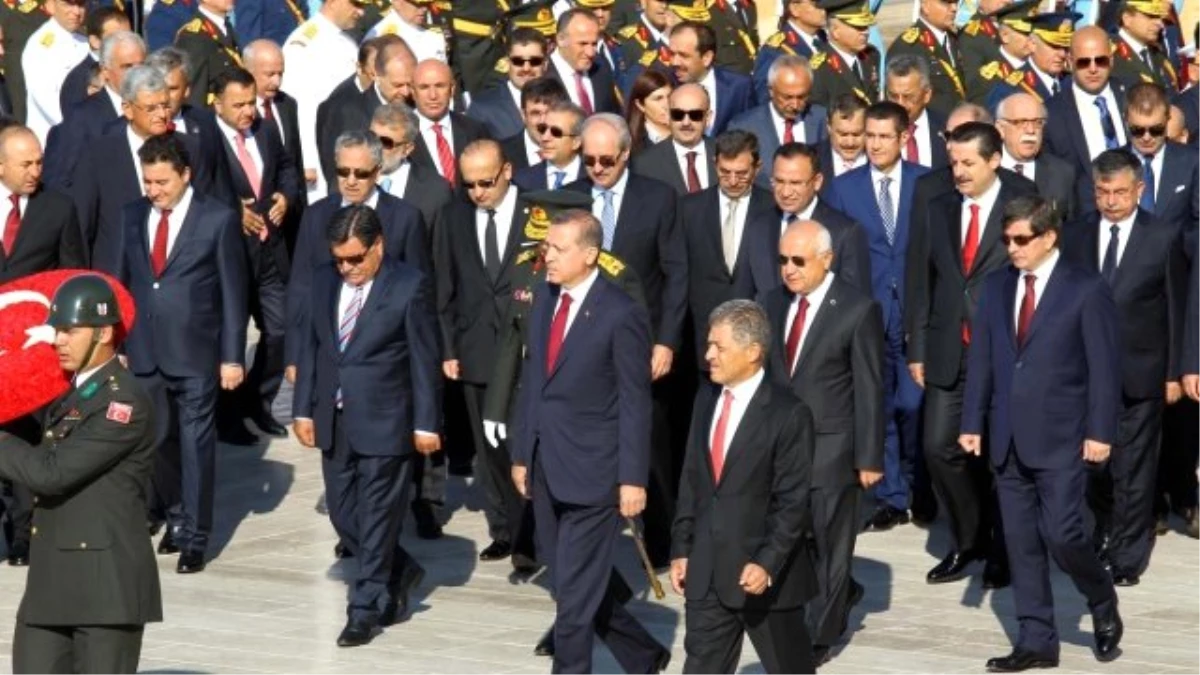 Çelik, Abdullah Gül\'e Yapılan Büyük Ayıbı Anlattı