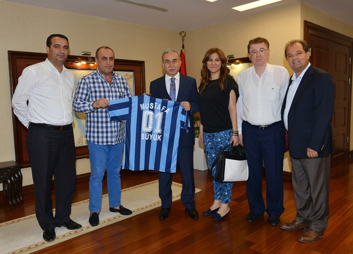 Adana Demirspor Yöneticileri, Vali Büyük\'ü Ziyaret Etti