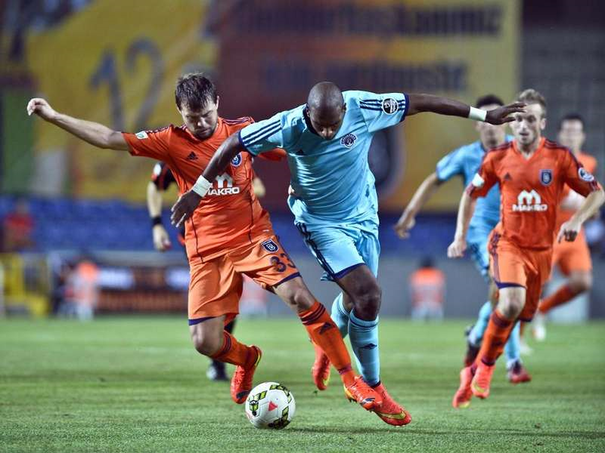 Başakşehir, Kasımpaşa\'ya 10 Kişiyle Direndi: 1-1