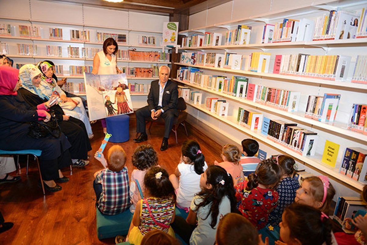 Başkan Bozbey Çocuklara Kitap Okudu