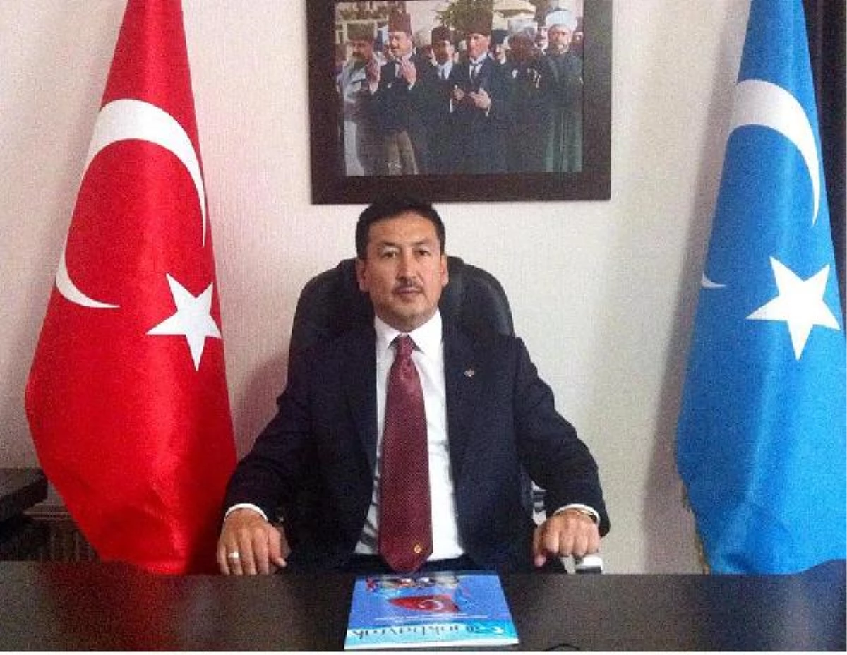 Davutoğlu\'nun Başbakan Olması Doğu Türkistanlıları Sevindirdi