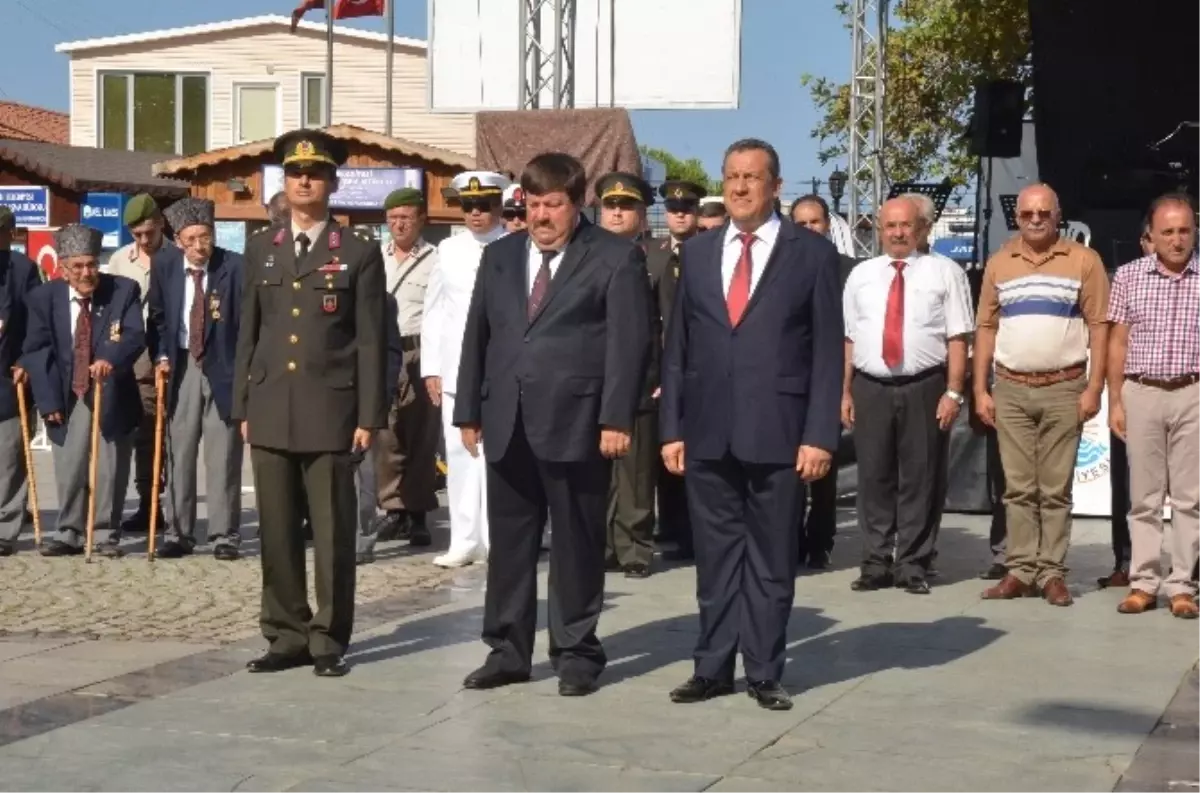 Dikili\'de İstiklalin ve Hürriyetin Coşkusu Yaşandı