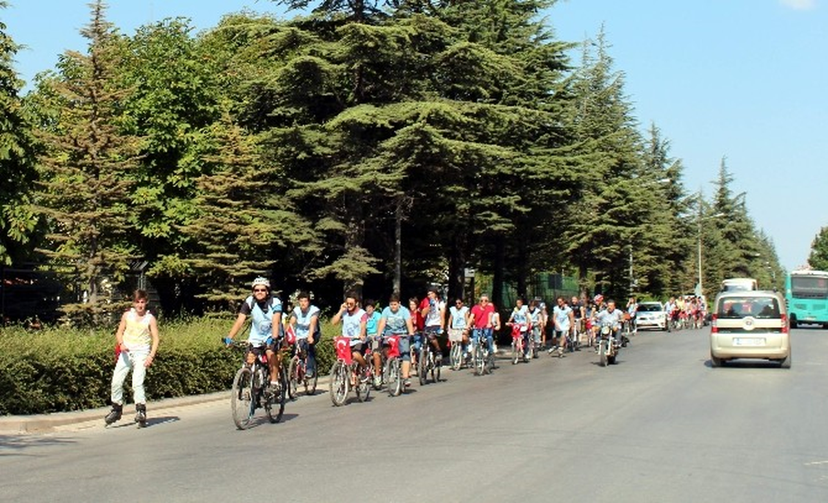 Eskişehir\'de Pedallar Zafer Bayramı İçin Çevrildi
