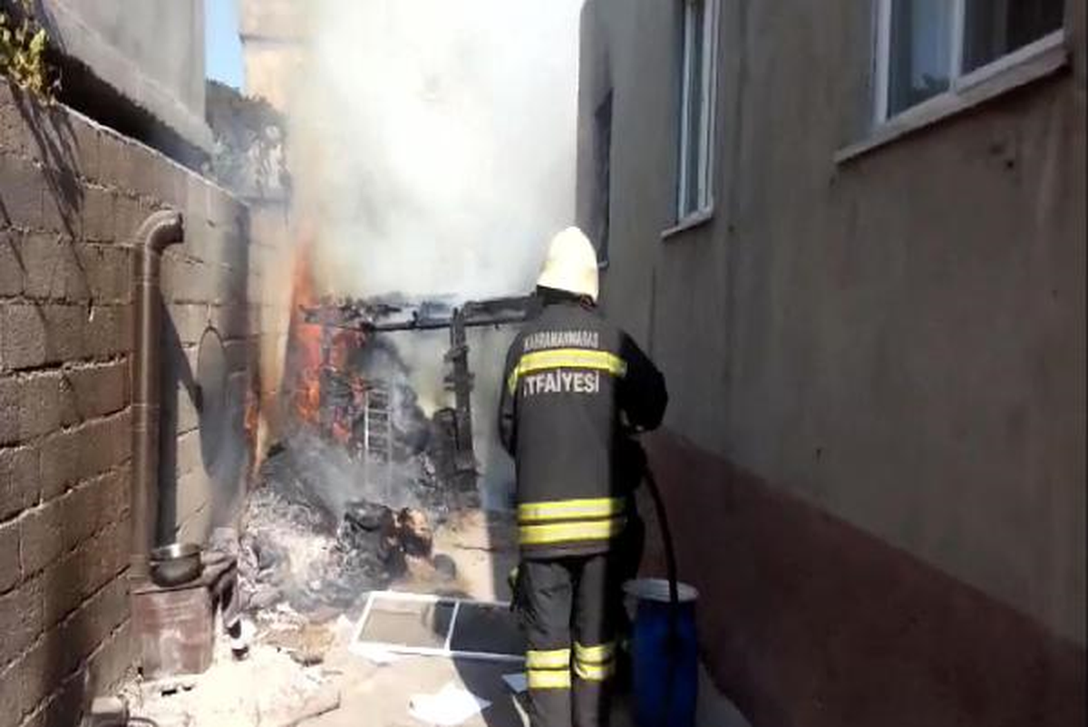 Evin Bahçesine Kurulan Soba Yangına Neden Oldu