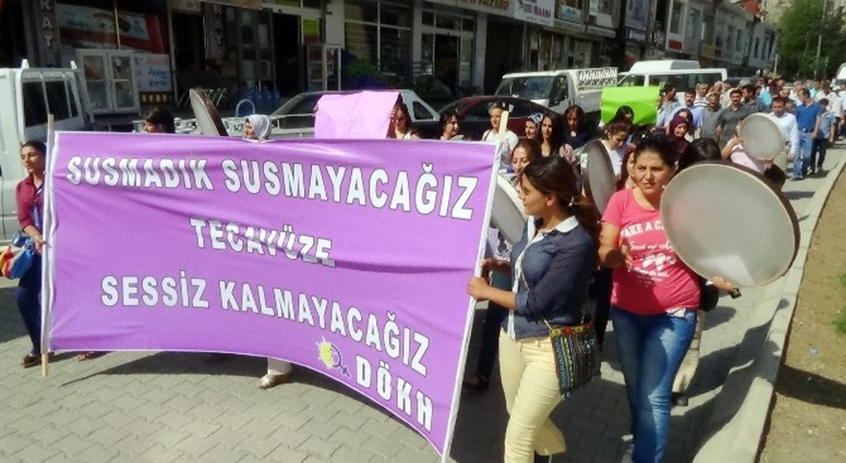 Hakkarili Kadınlar Taciz, Tecavüz ve Şiddete Karşı Yürüdü