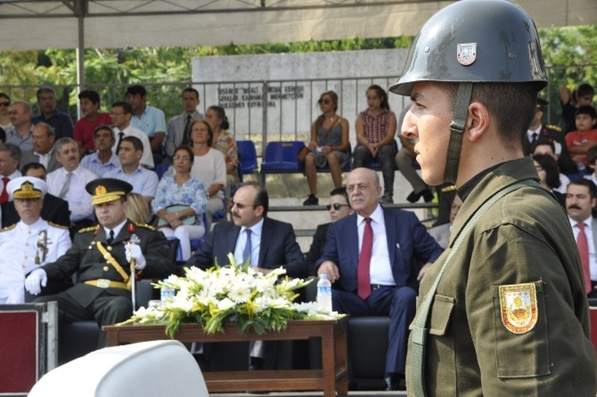 İskenderun\'da 30 Ağustos Zafer Bayramı Kutlaması