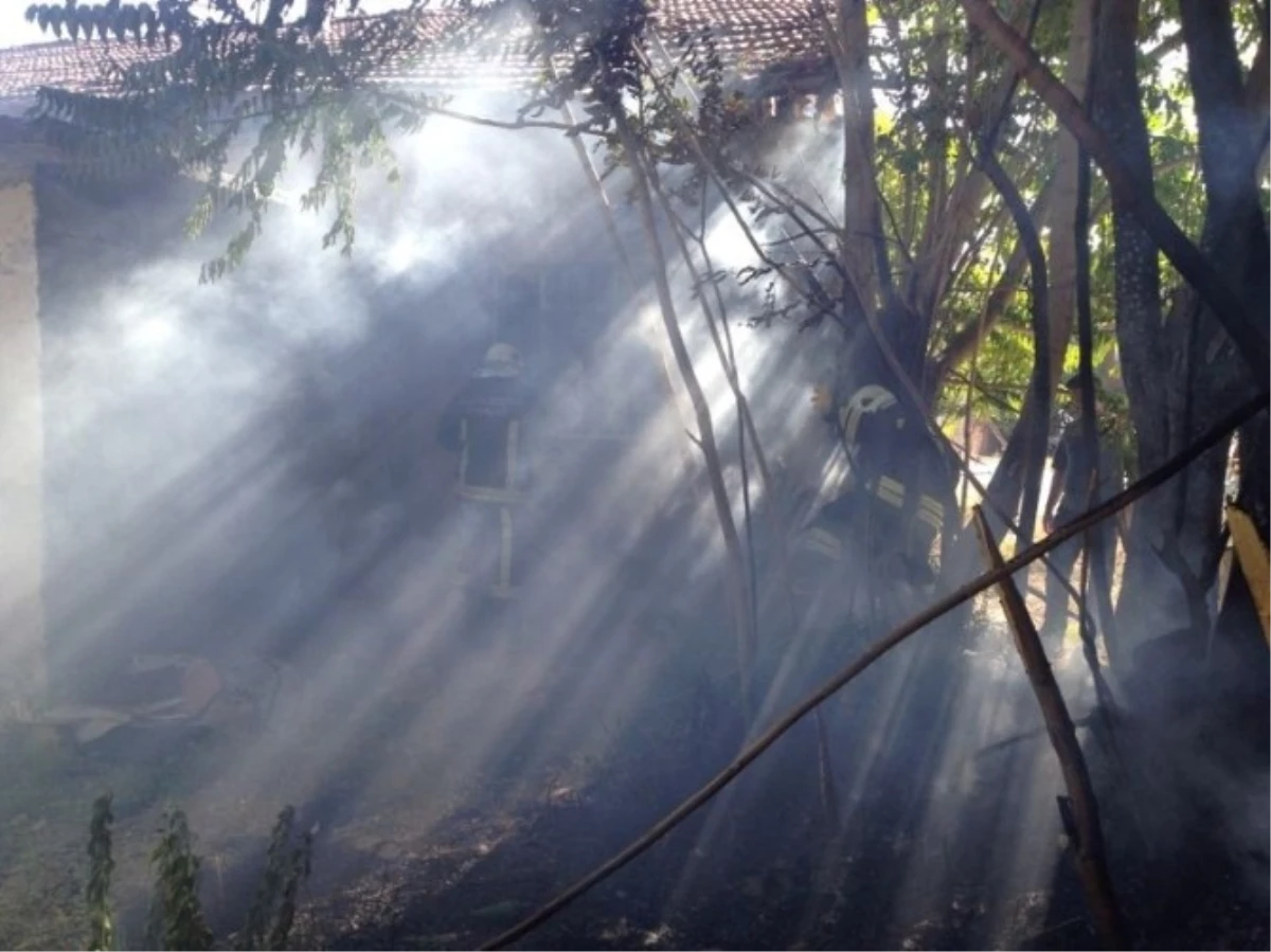 Malatya\'da Bahçe Yangını