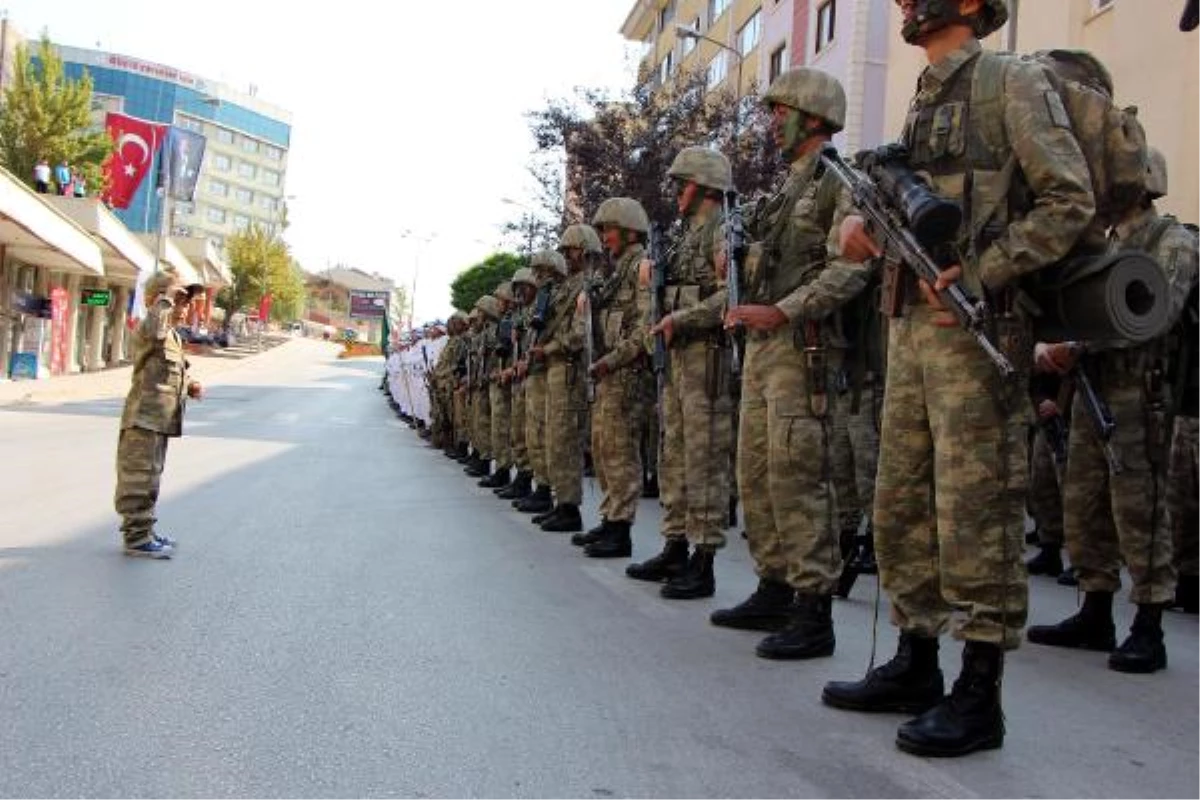 5 yaşında Mavi Bereli Oldu