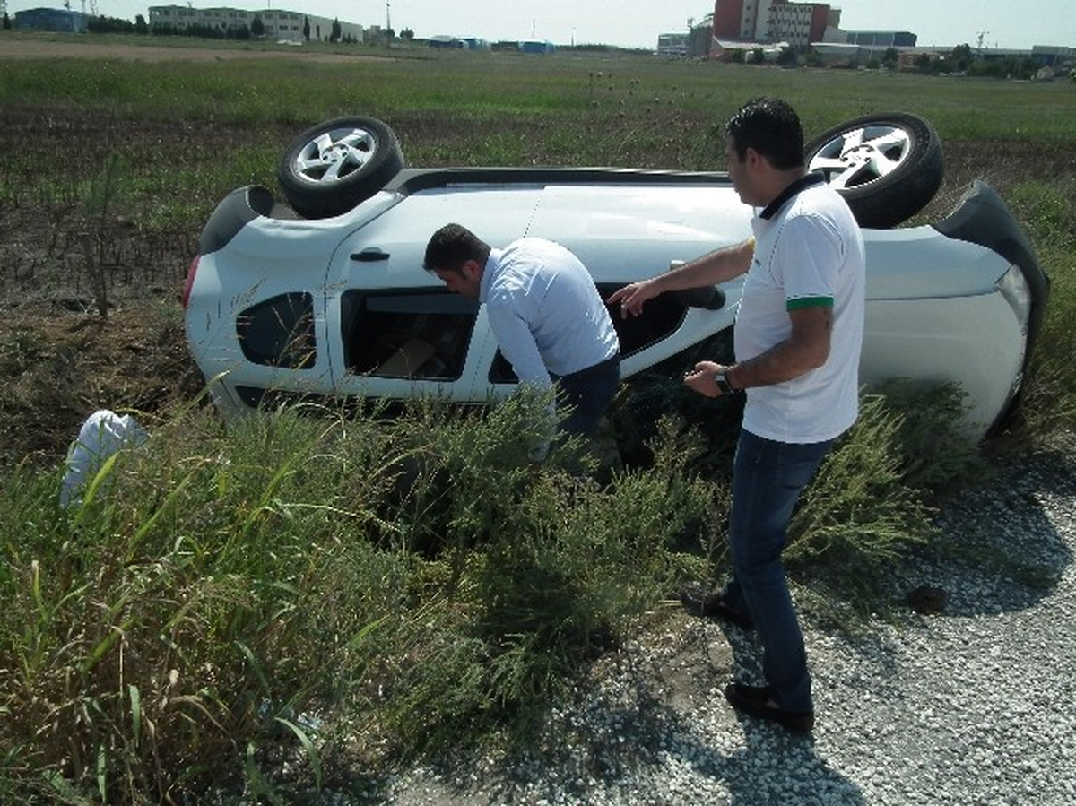 Tekirdağ\'da Mıcıra Kapılan Araç Takla Attı