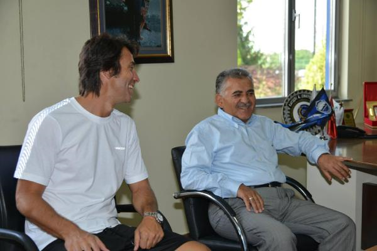 Onursal Başkan Büyükkılıç\'dan Erciyesspor\'a Moral Ziyareti