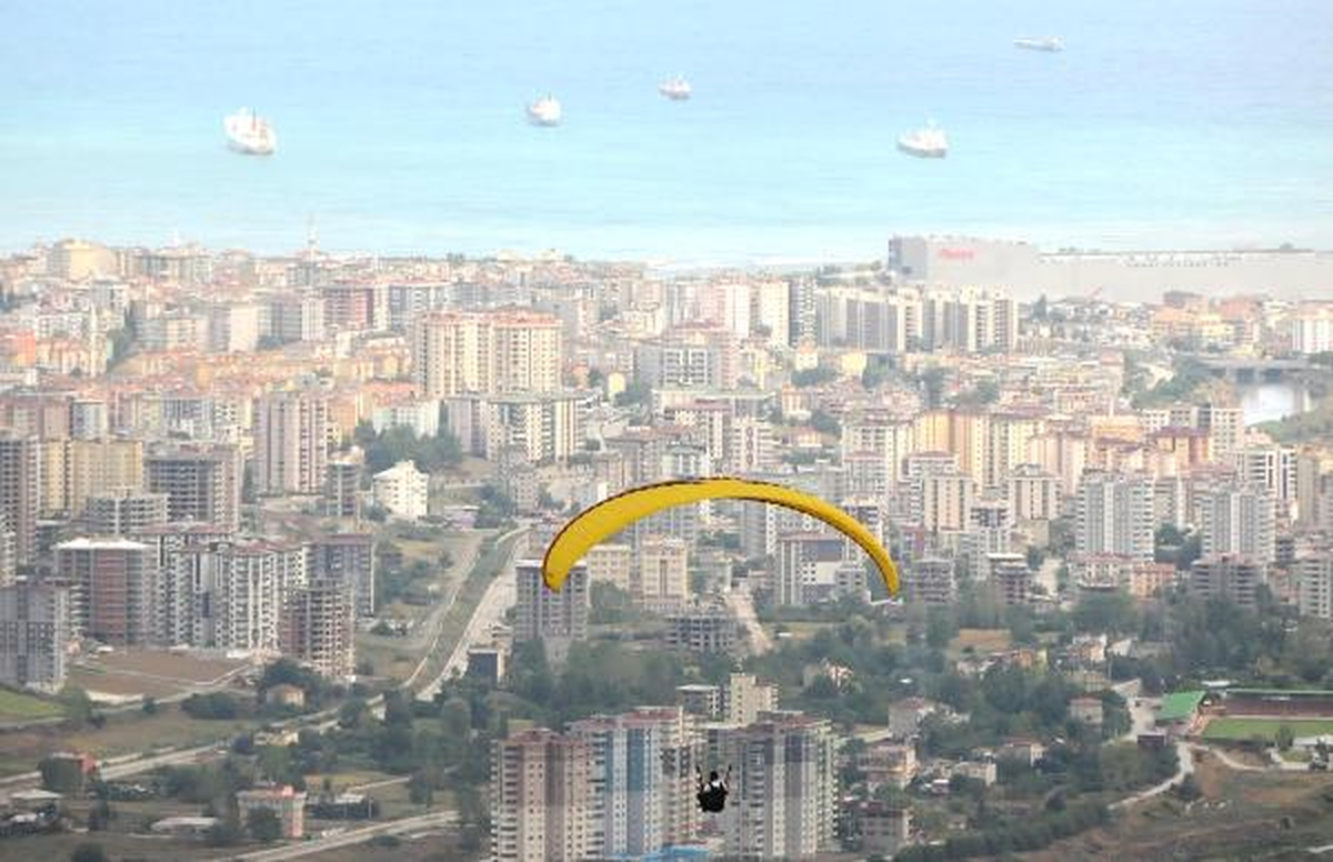 Samsun\'da Yamaç Paraşütü Şenliği