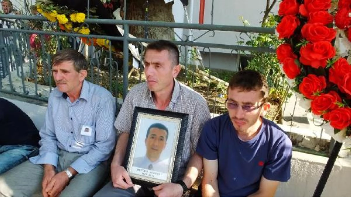 Çanakkale\'de Nöbet Tutarken Şehit Olan Polis, Toprağa Verildi