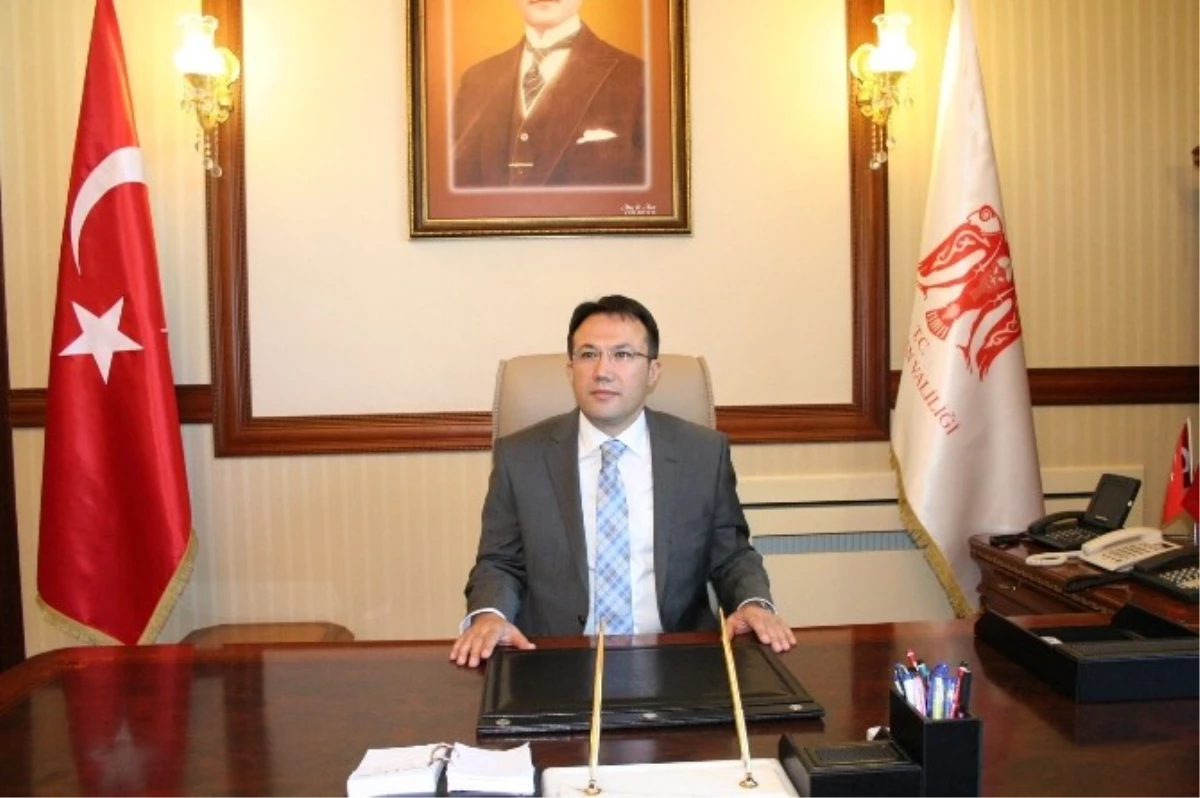 Vali Akdemir'in 30 Ağustos Zafer Bayramı Kutlama Mesajı