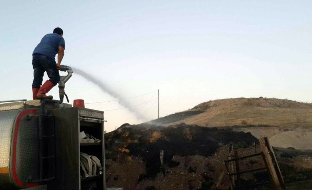 55 Ton Yonca Samanı ile 250 Torba Hayvan Yemi Yandı