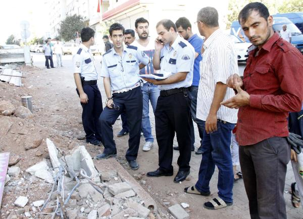 Çarptığı Yayayı Yaraladı, Otomobili Bırakıp Kaçtı