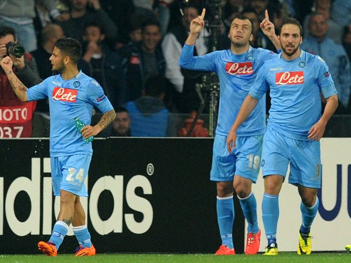 Galatasaray\'da Pandev ile Dzemaili Sesleri