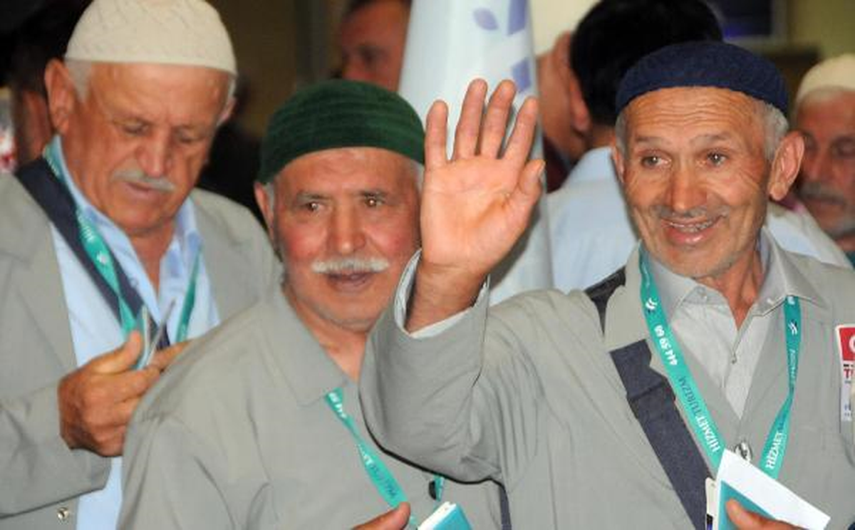 İlk Hac Kafilesi Samsun\'dan Uğurlandı