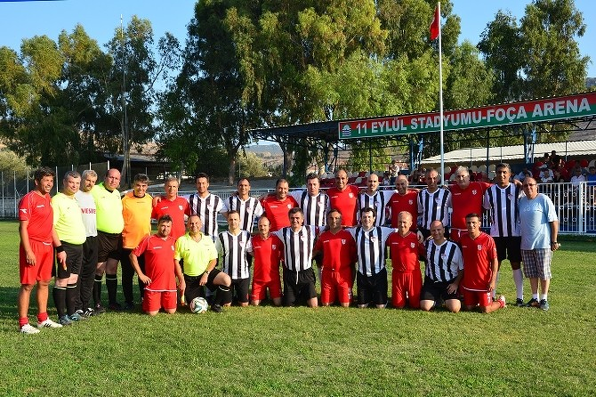 Nihat Hüsenay Masterler Futbol Turnuvası\'nı Foça Belediyespor Kazandı