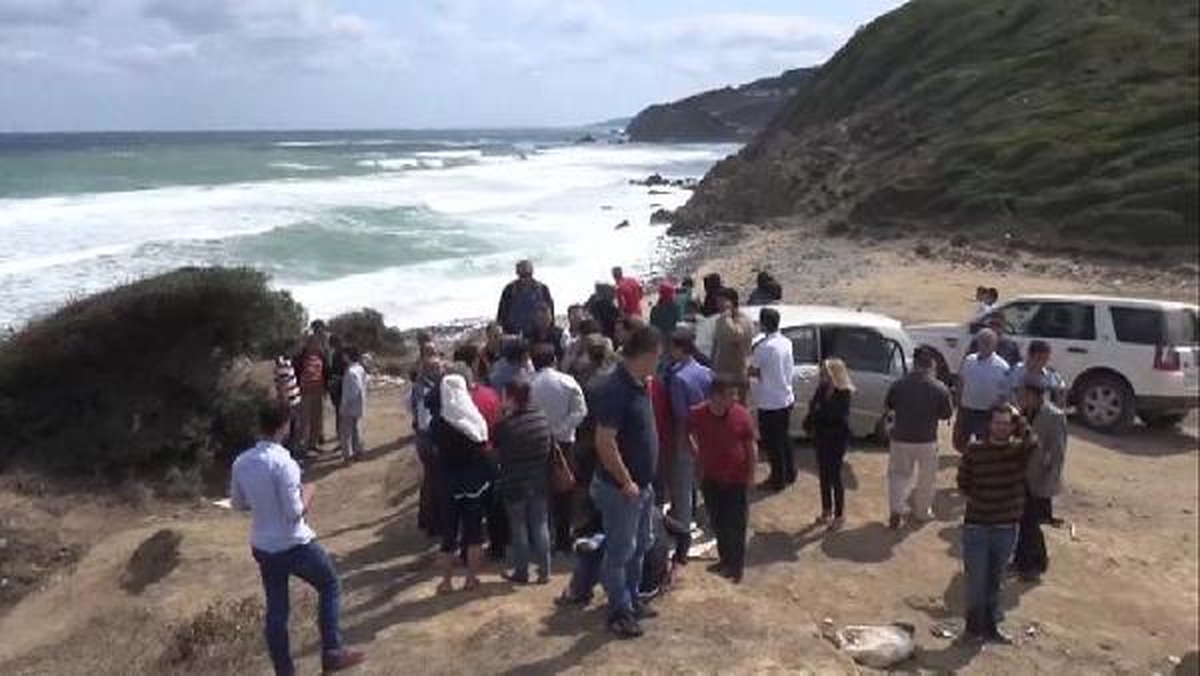 Riva\'da Denize Giren 2 Kişi Kayboldu