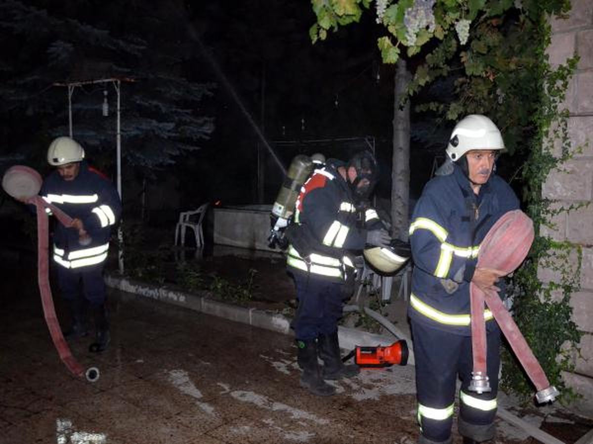 Sabah Annesi Öldü, Akşam Evi Yandı