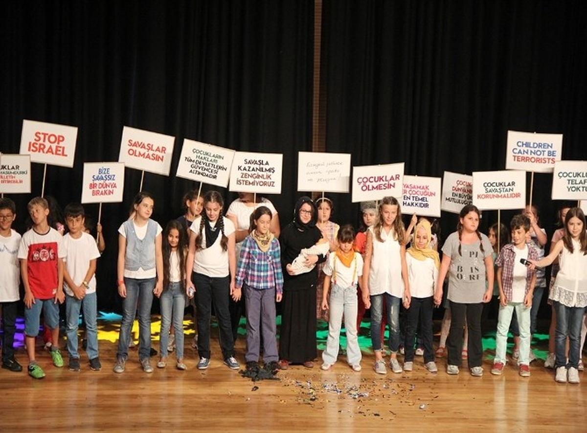 Sgm\'den Gazze\'li Çocuklara Barış Hediyesi