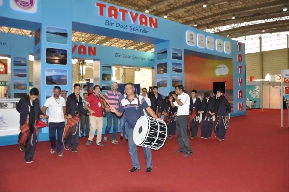 Tatvan, İzmir\'de Tanıtılıyor