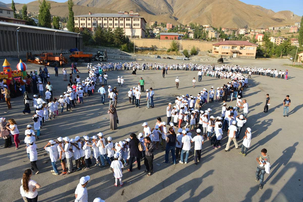 Barışta Hakkari\'de Buluşalım" Projesi