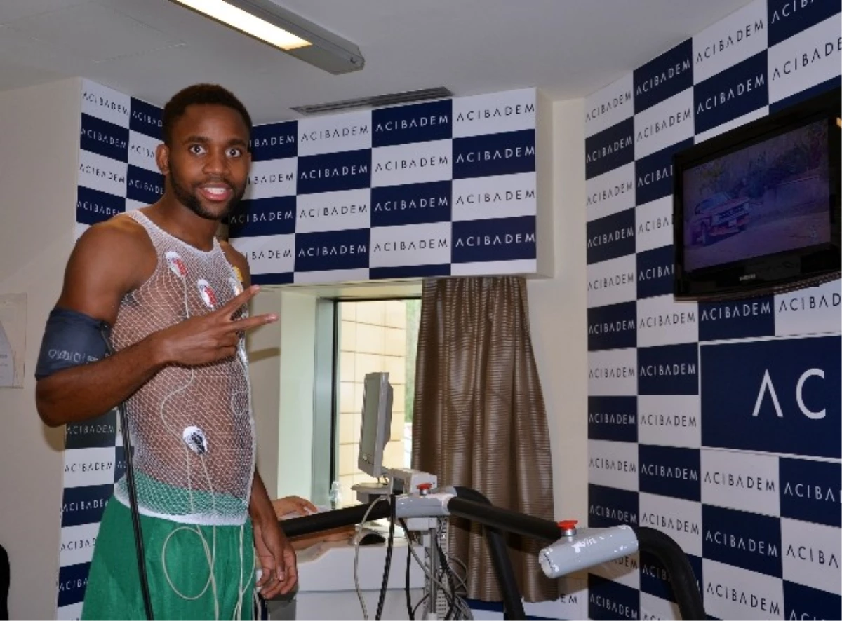 Bursaspor\'un Yeni Transferi Cedric Bakambu İmzaladı