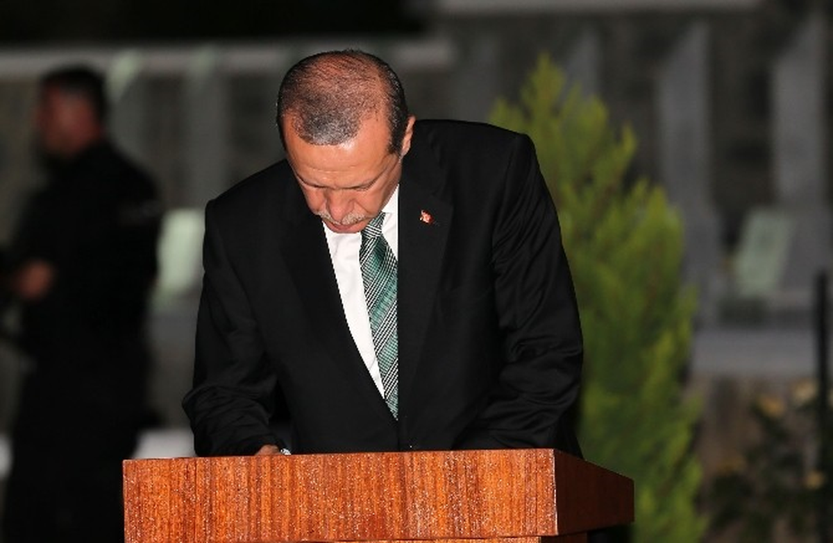Cumhurbaşkanı Erdoğan, Boğaz Şehitliği\'ni Ziyaret Etti