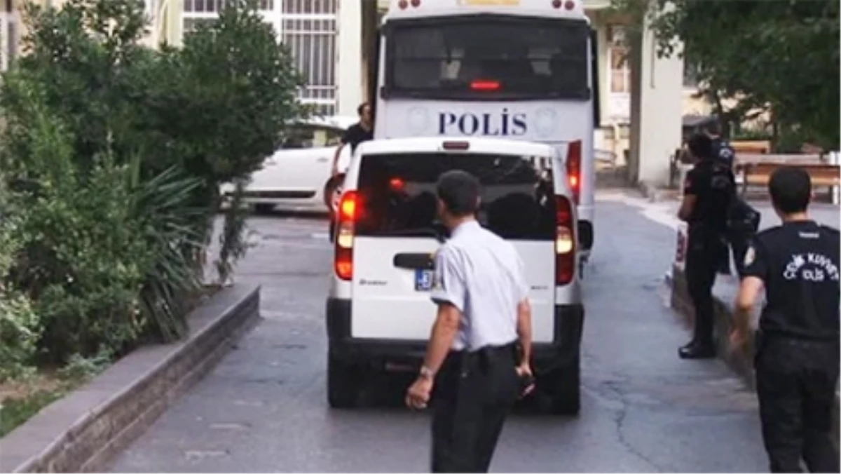 Ardahan ve Ağrı\'da 2 Polis Gözaltına Alındı