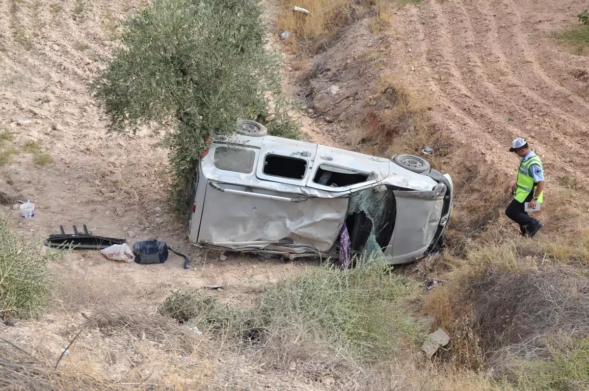 Gaziantep\'te Kamyonet Devrildi: 6 Yaralı