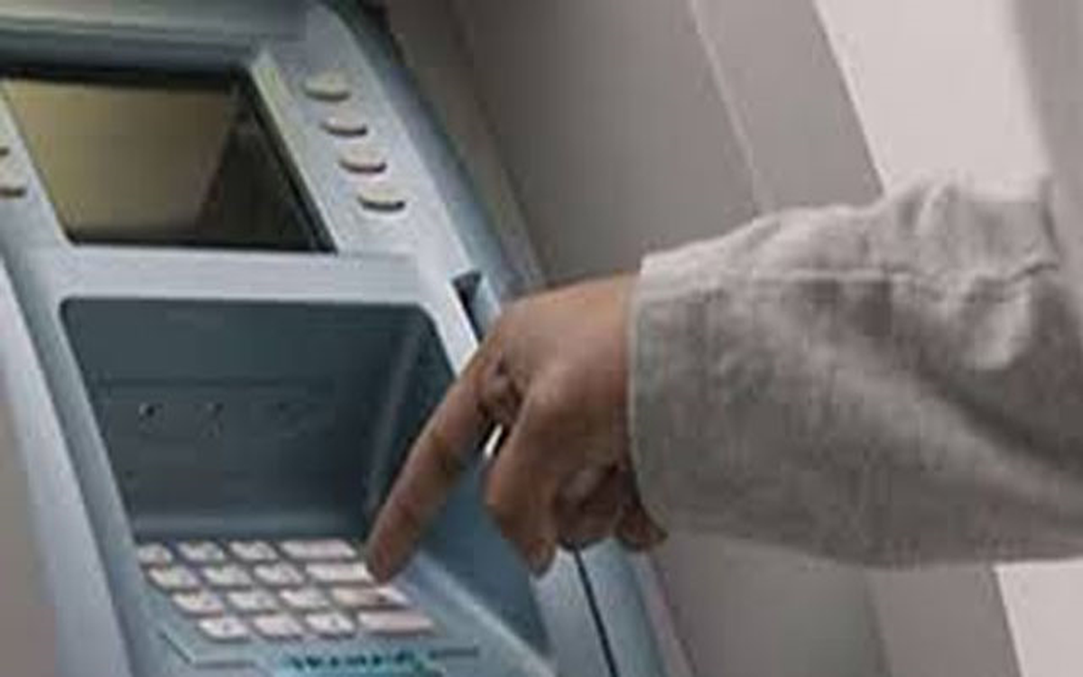 Güvenç, Bankamatik Personellerine Dokunacak Mı?