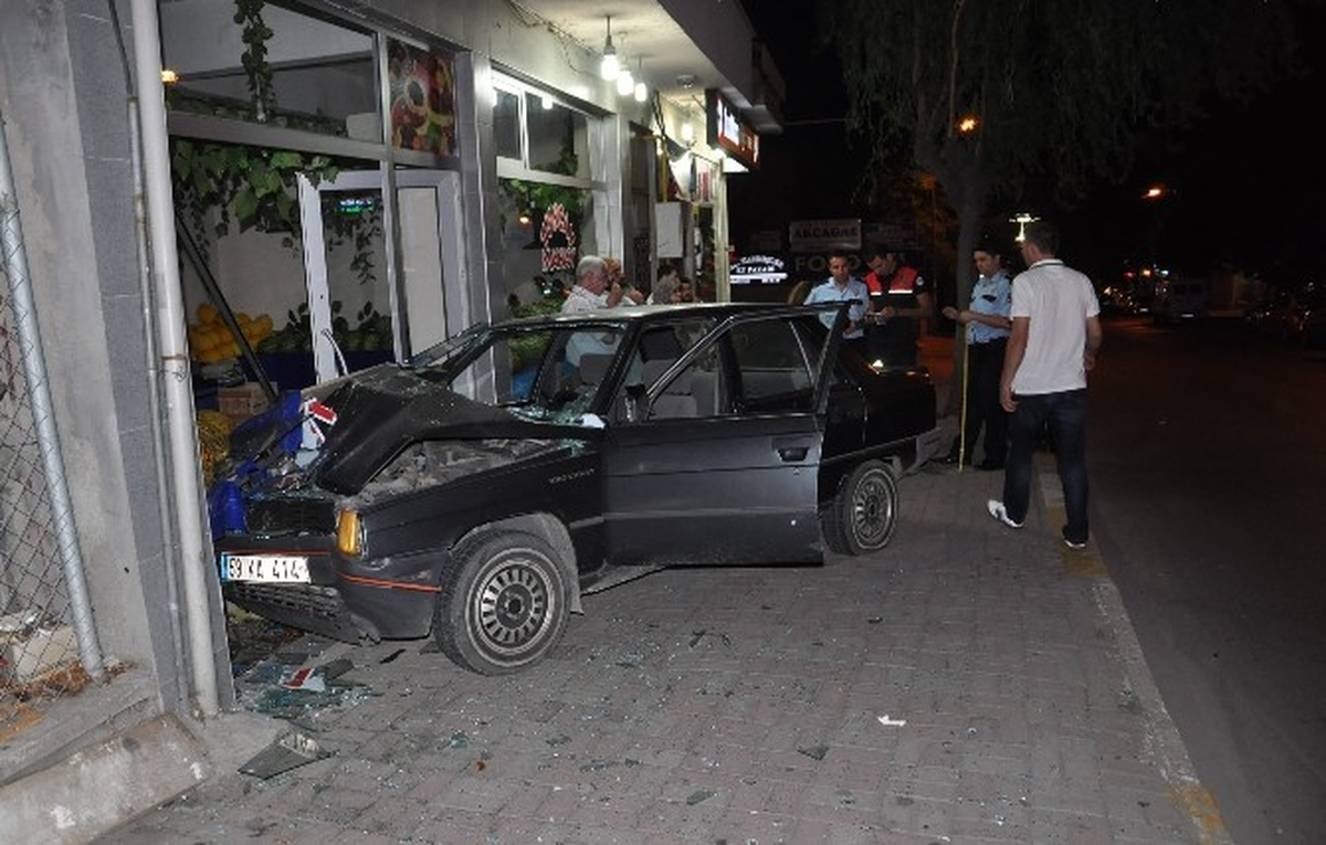 Hızını Alamadı Manavı Girdi