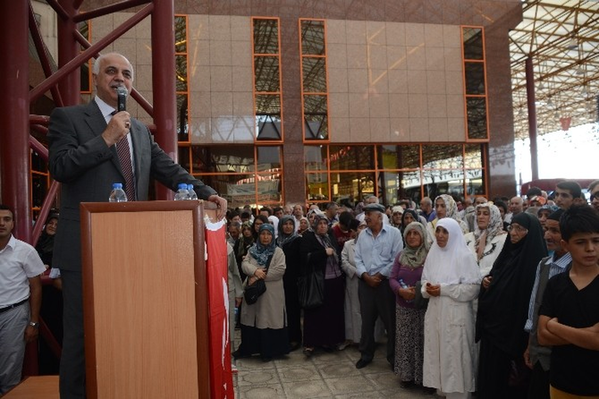 İlk Hac Kafilesi Uğurlandı