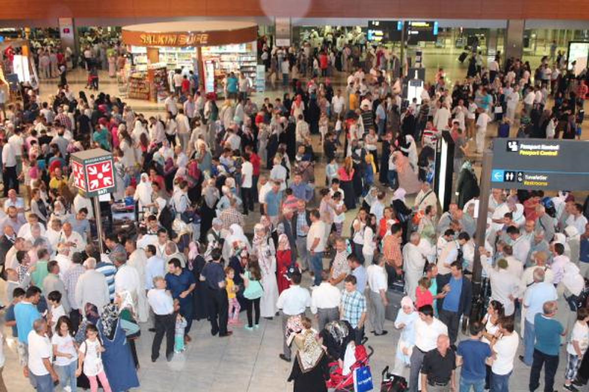 İstanbul\'dan İlk Hacı Kafilesi Kutsal Topraklara Uğurlandı