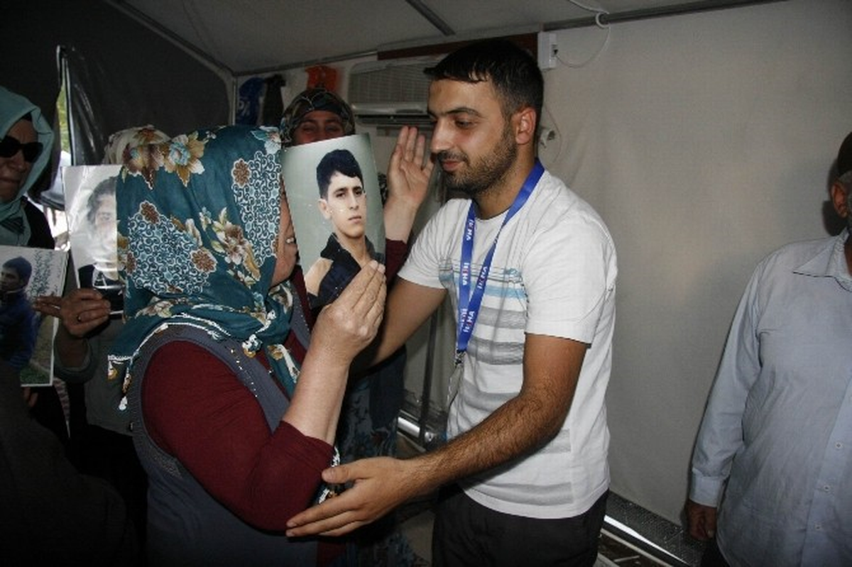 Kaçırılan Gazeteci Eylem Yapan Anneleri Ziyaret Etti