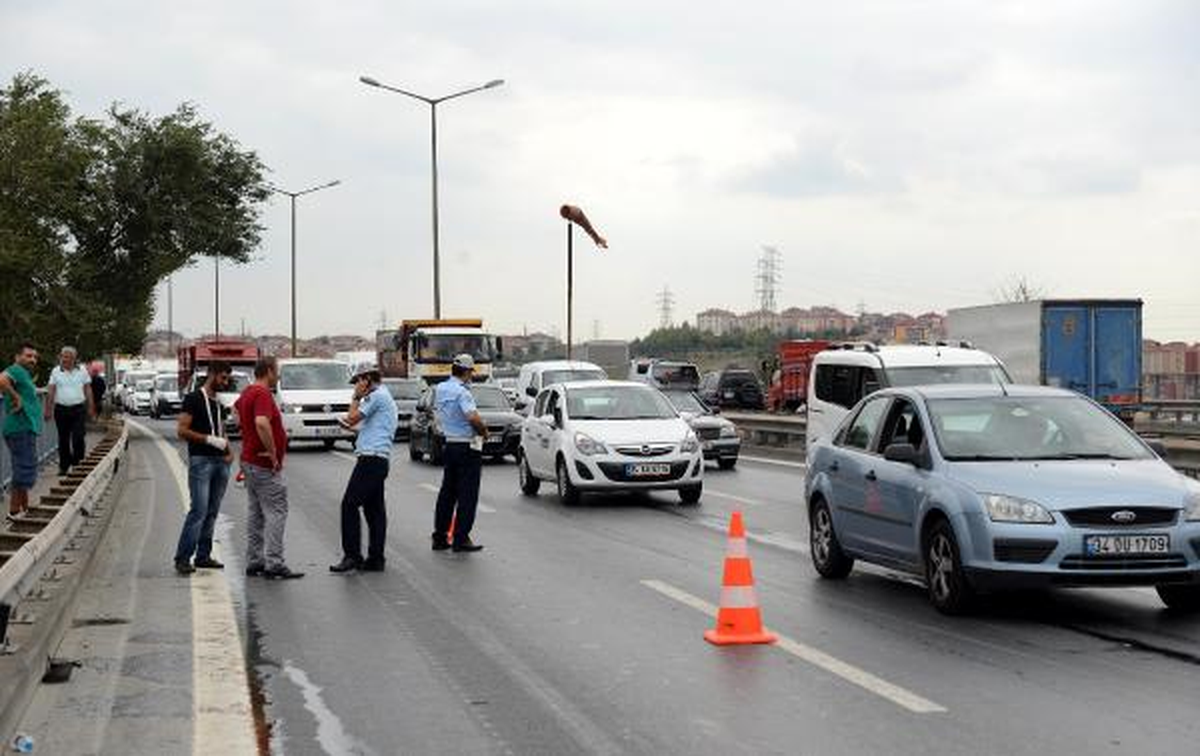 Kaza Seyrederken Kaza Yaptılar