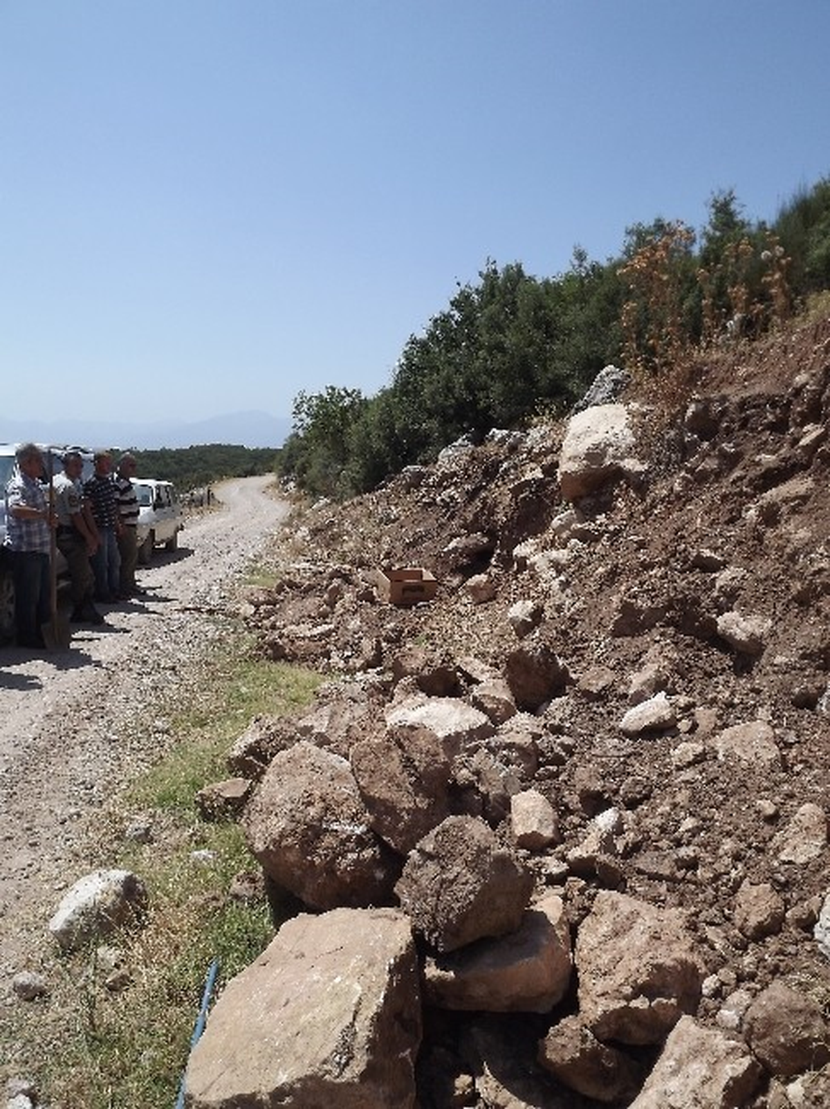 Köylüler Yol Çalışmasında Antik Döneme Ait Mezar Buldu