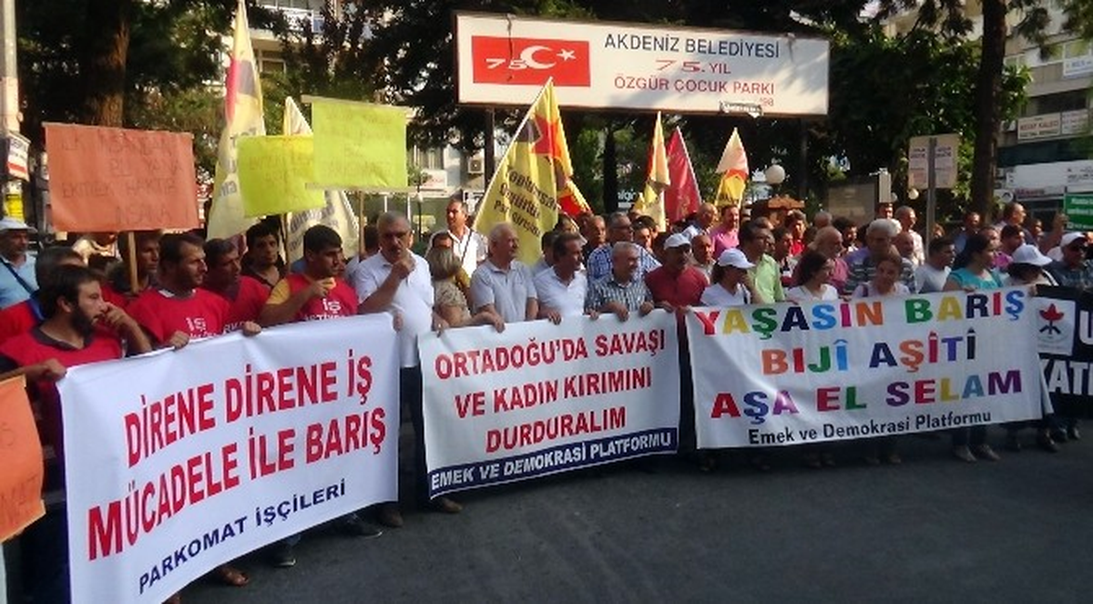 Mersin\'de 1 Eylül Dünya Barış Günü Yürüyüşü