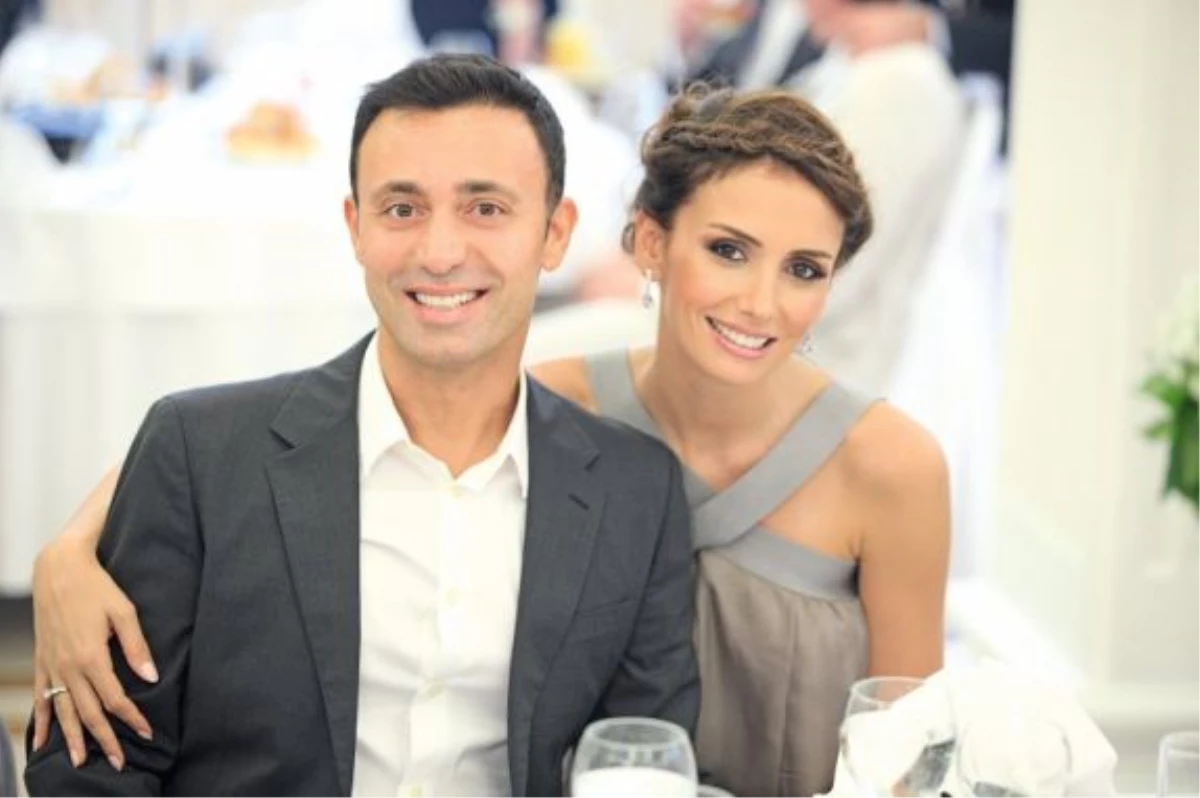Mustafa Sandal, Eşinin Klibini Kıskandı