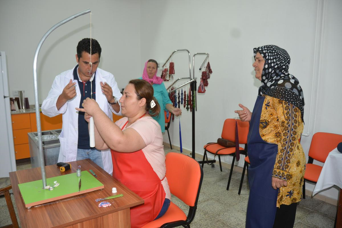 Kırklareli\'de Sanatsal Mum İşlemeciliği Kursu Açıldı