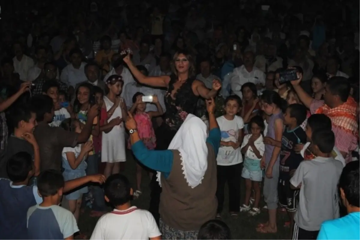 Selendi\'de Ankaralı Yasemin Coşkusu