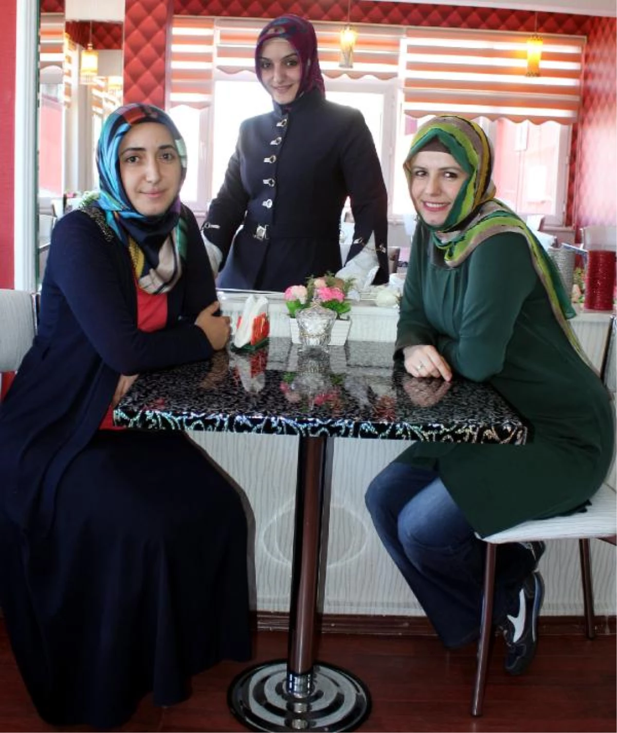 3 Kadın Öğretmen, Erzurum\'da Kadınlar Kahvesi Açtı