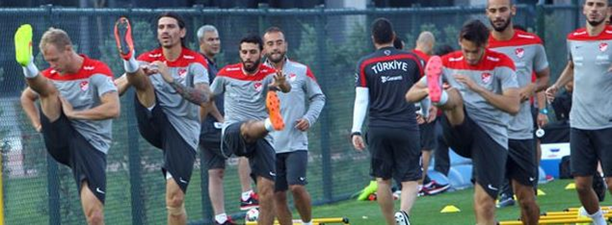 A Milli Takımın Danimarka Maçında Semih Kata ve Hakan Çalhanoğlu Yok