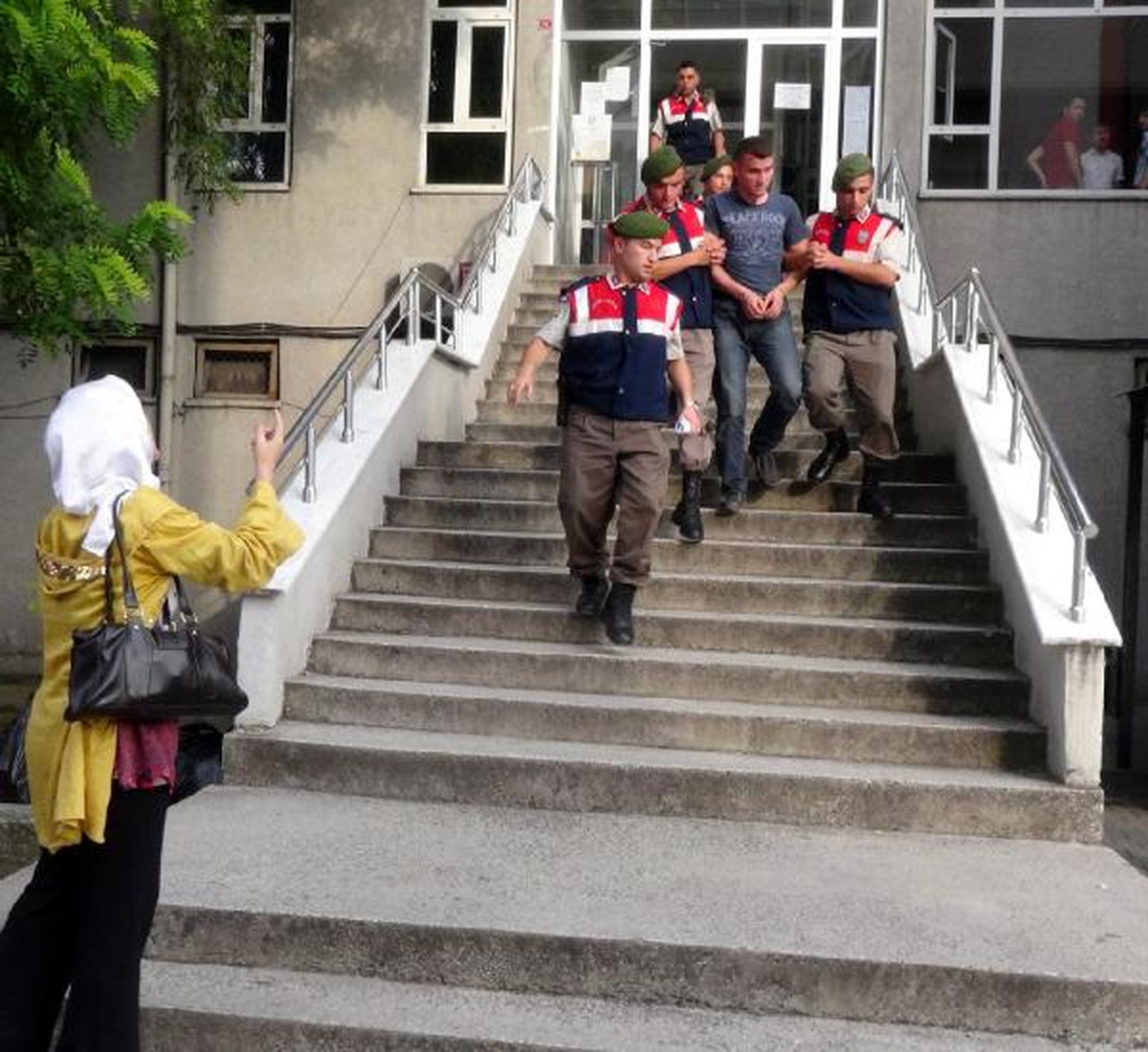Babası İşe Giderken Öldürüldü, Facebook\'ta İntikam Yemini Etti (2)