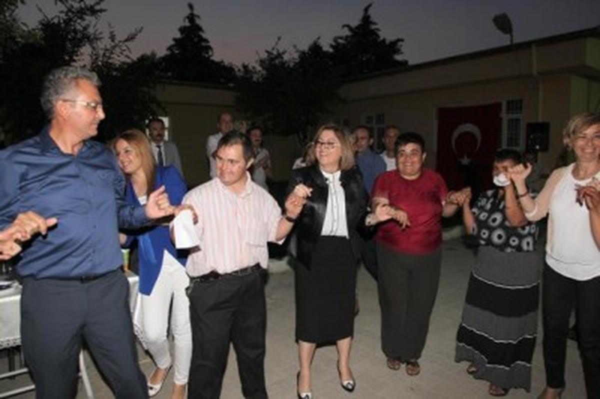 Başkan Şahin\'den, Engellilere Moral Ziyareti