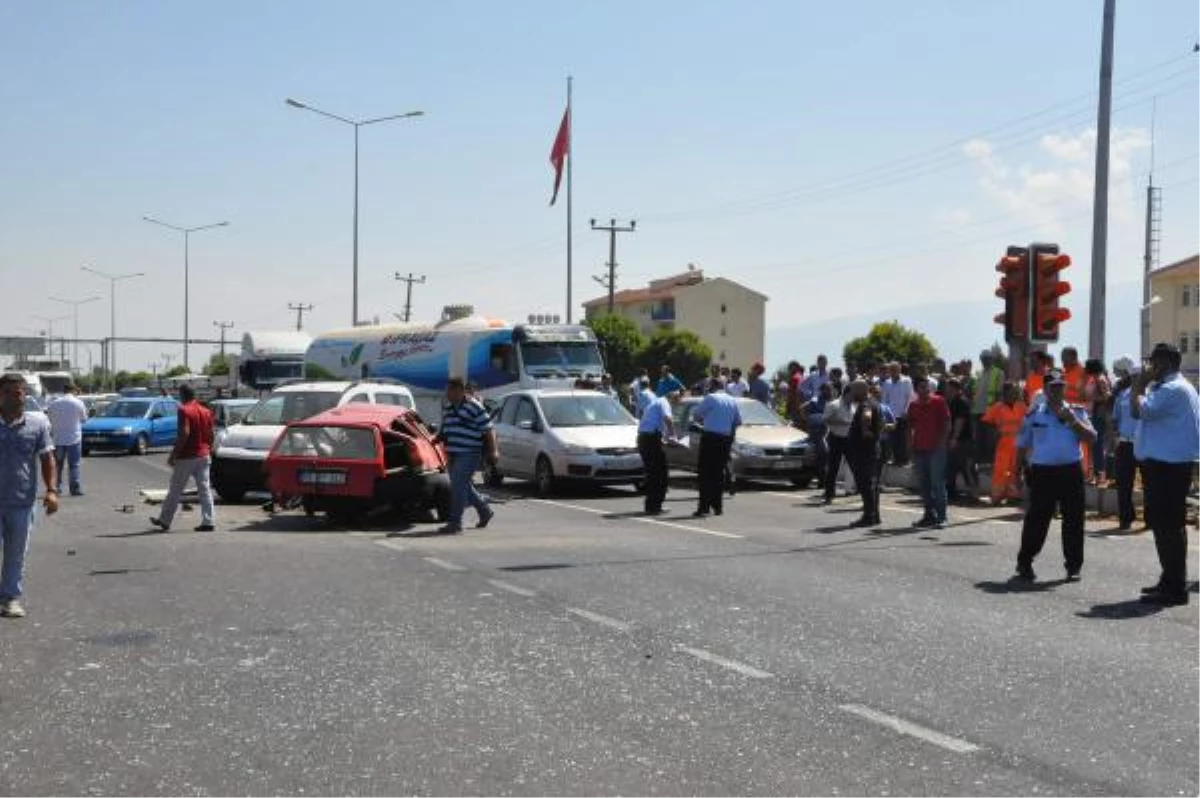 CHP\'li Belediye Başkanı Kazada Yaralandı