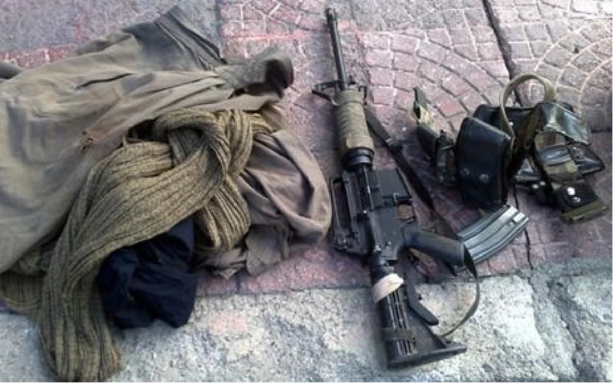 Hakkari Çukurca\'da 2 PKK\'lı Güvenlik Güçlerine Teslim Oldu