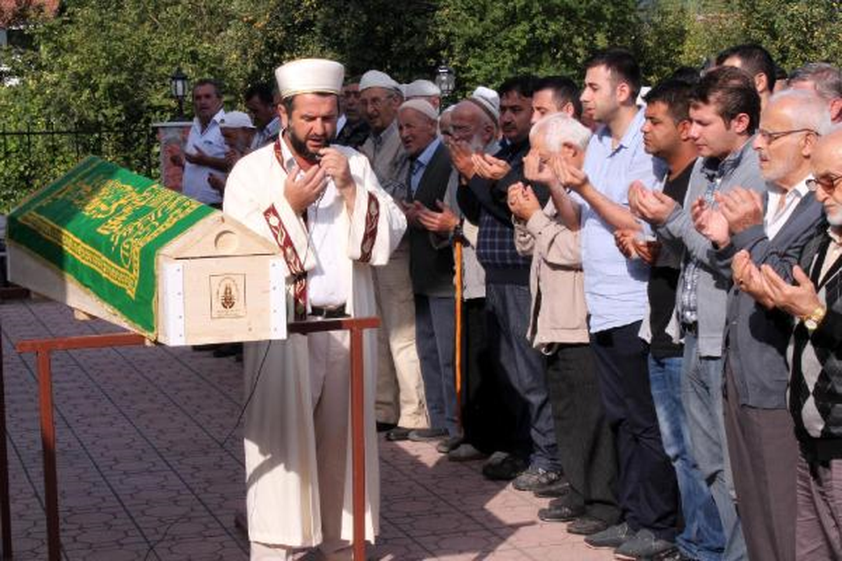 Düğünegiderken Öldürülen Damat Toprağa Verildi